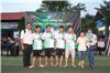 Chụp hình lưu niệm trước trận đấu